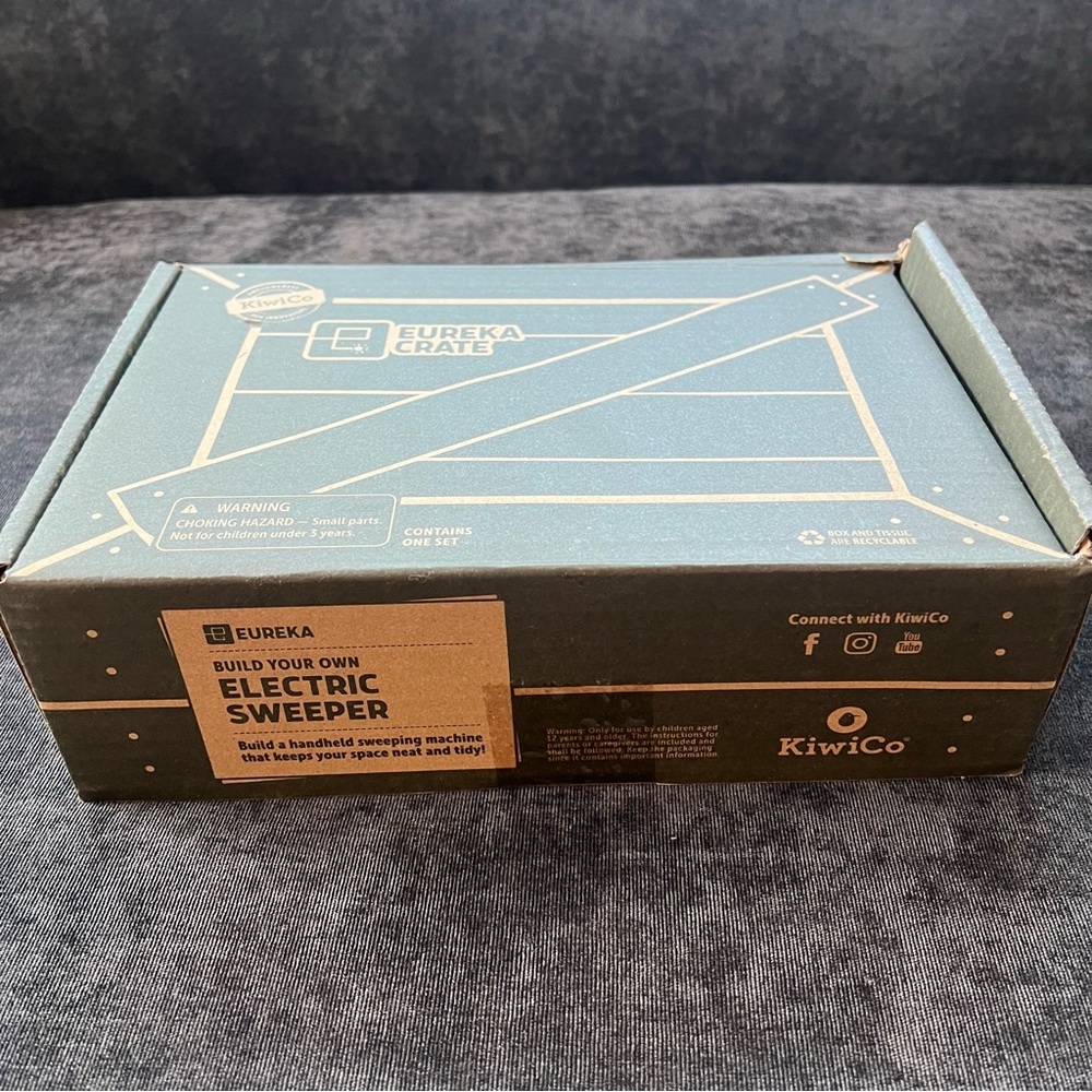 NIB KiwiCo Eureka Crate- Build Your Own Electric Sweeper